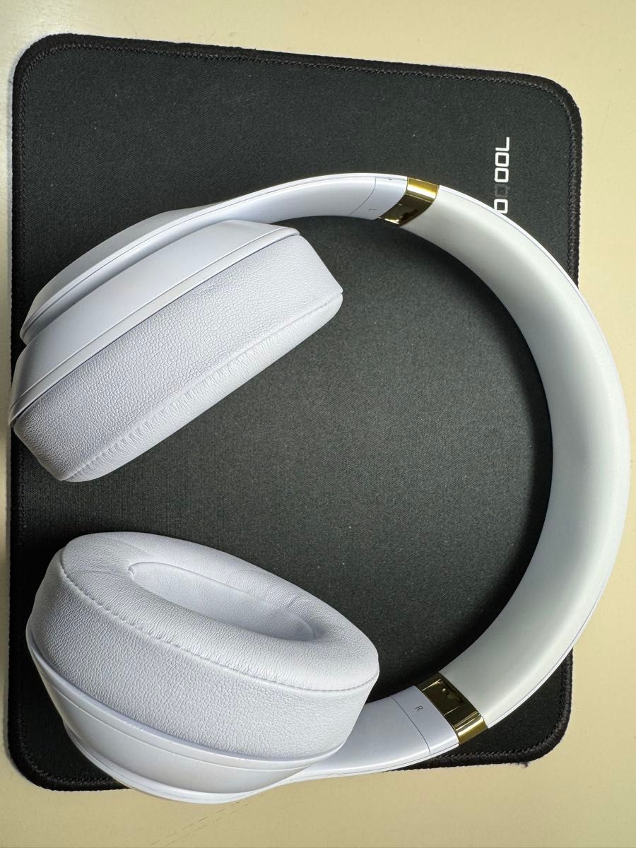 日本限定モデル】 Beats Studio3 Wireless ホワイト系 値下げ 日本限定モデル】 Beats Studio3 Wireless ホワイト系 値下げ