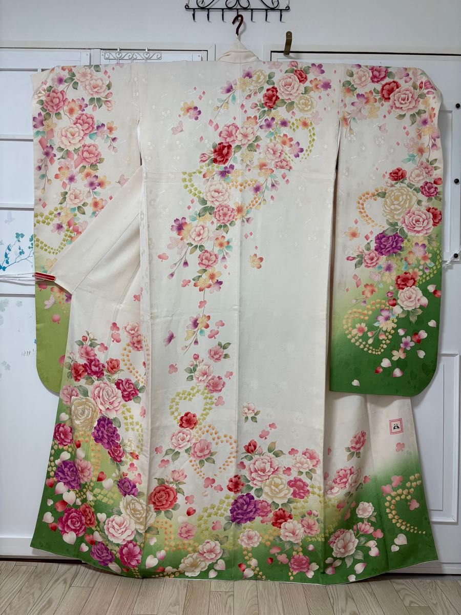 正絹 希少an anブランドの振袖単品 裄丈長め 大人気アイボリー地 正絹 希少an anブランドの振袖単品 裄丈長め 大人気アイボリー地