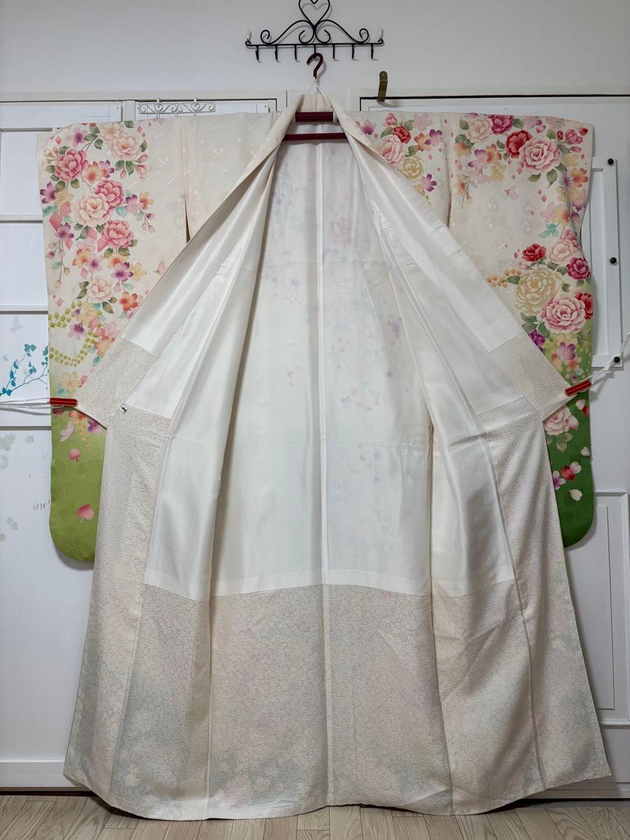 正絹 希少an anブランドの振袖単品 裄丈長め 大人気アイボリー地 正絹 希少an anブランドの振袖単品 裄丈長め 大人気アイボリー地