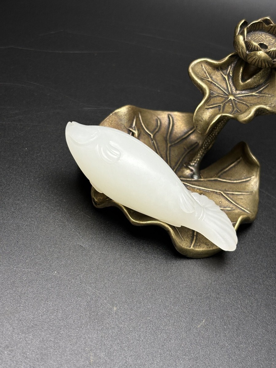 時代物 和田玉 羊脂白玉彫り 金玉満堂富貴有余 魚掛件」極細工 時代物 和田玉 羊脂白玉彫り 金玉満堂富貴有余 魚掛件」極細工