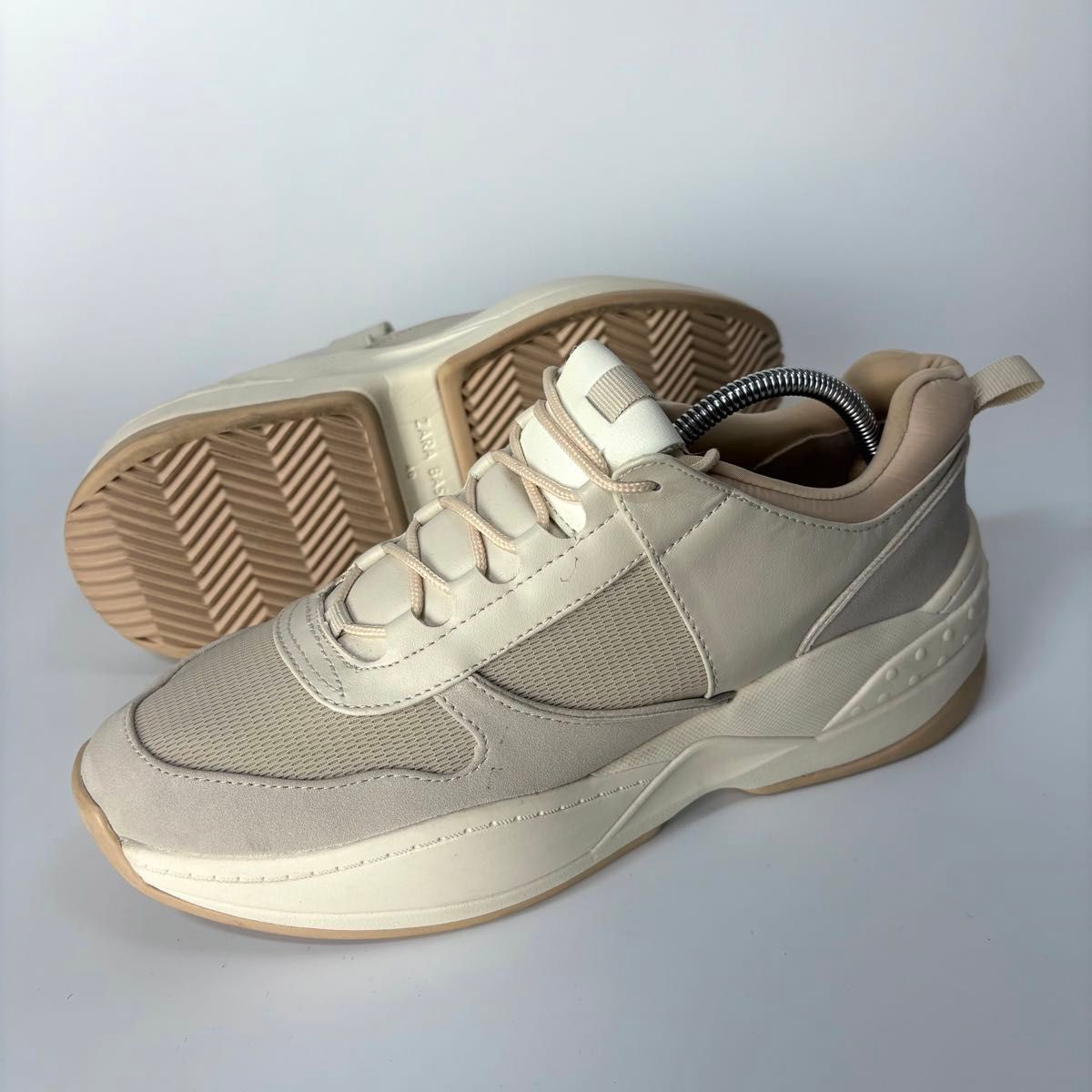 新品 ZARA PUレザースニーカー 26 0cm 40 BEIGE レディース ザラ 新品 ZARA PUレザースニーカー 26 0cm 40 BEIGE レディース ザラ