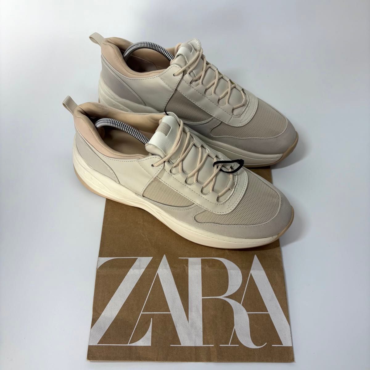 新品 ZARA PUレザースニーカー 26 0cm 40 BEIGE レディース ザラ 新品 ZARA PUレザースニーカー 26 0cm 40 BEIGE レディース ザラ