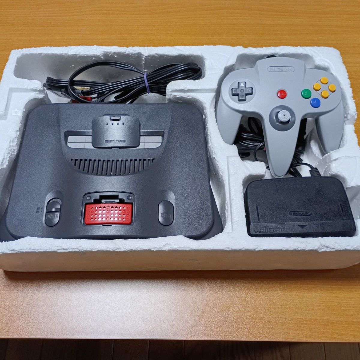 ニンテンドー64 本体 拡張パック ソフト付き 動作確認済み ニンテンドー64 本体 拡張パック ソフト付き 動作確認済み