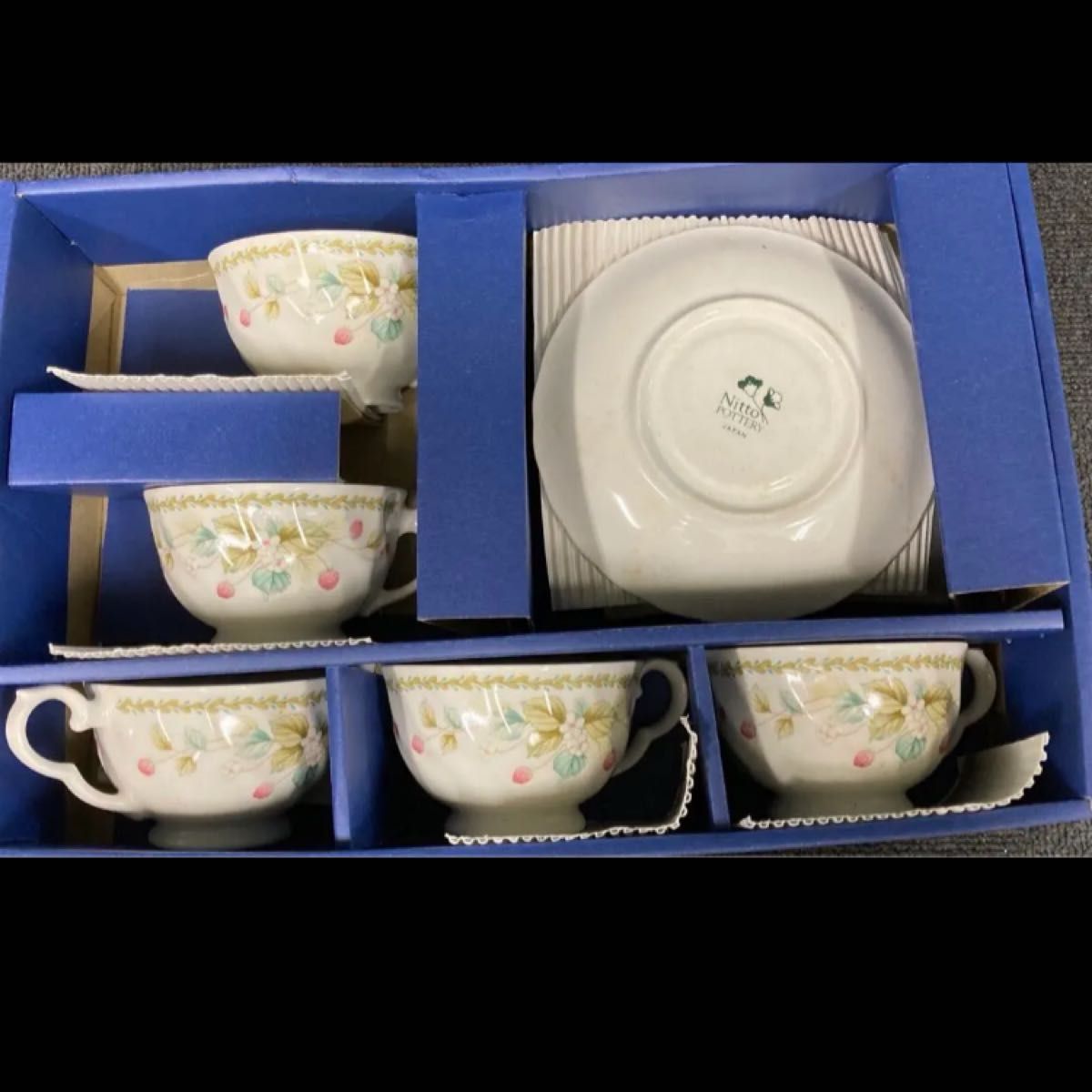 nitto pottery Japan 未使用 コーヒーカップ ソーサー 5客 花柄 nitto pottery Japan 未使用 コーヒーカップ ソーサー 5客 花柄