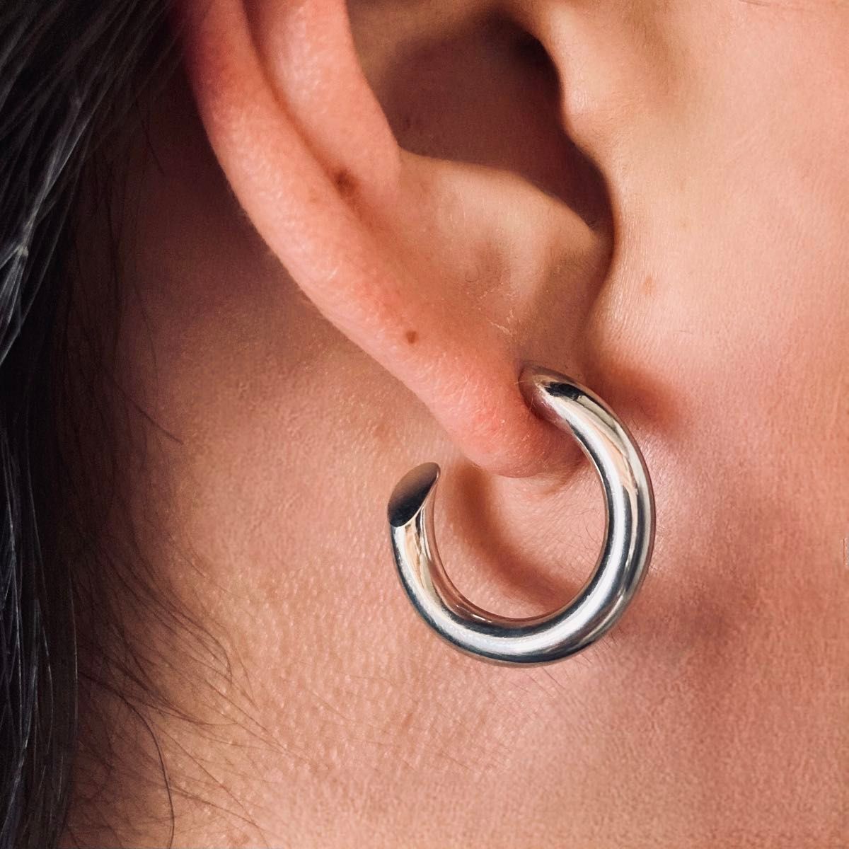 両耳用【 4mm×23mm 】シルバー925 フープピアス|Yahoo!フリマ 両耳用【 4mm×23mm 】シルバー925 フープピアス|Yahoo!フリマ