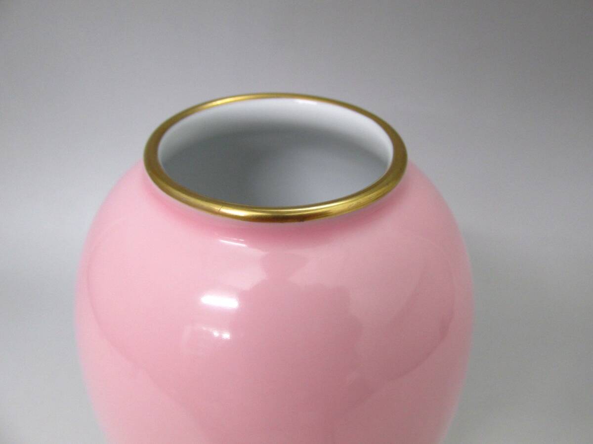 ⑧大倉陶園 ピンクの色蒔き 花瓶 高さ約15cm 希少 栗色のOKURA ⑧大倉陶園 ピンクの色蒔き 花瓶 高さ約15cm 希少 栗色のOKURA