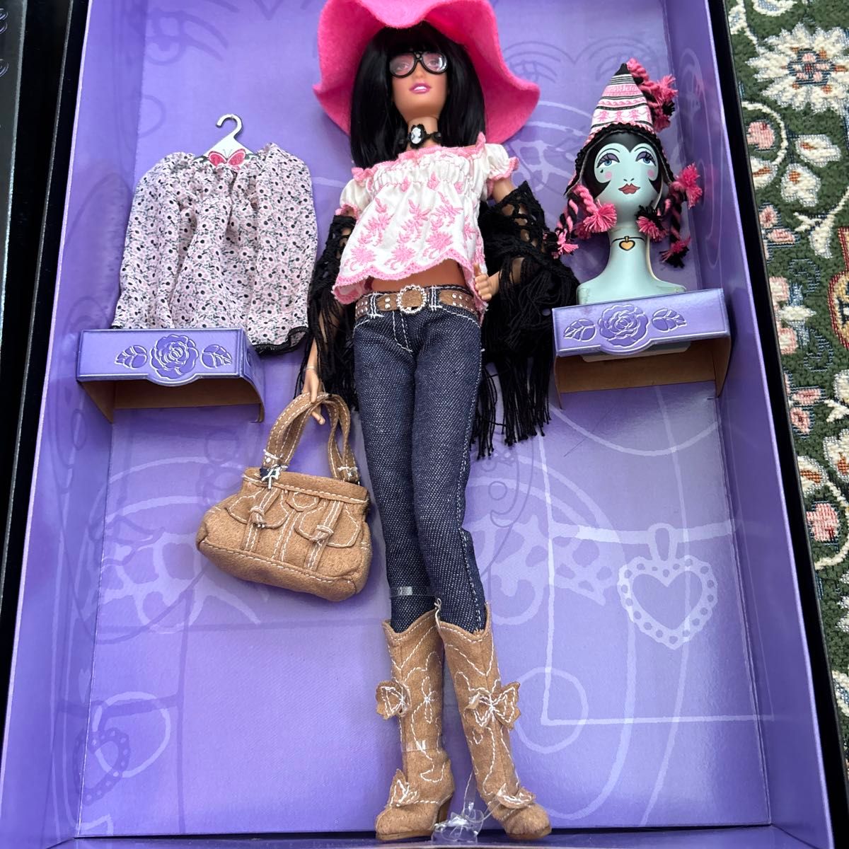 ANNA SUI BOHO BARBIE バービー人形 Gold Label 未使用|Yahoo ANNA SUI BOHO BARBIE バービー人形 Gold Label 未使用|Yahoo