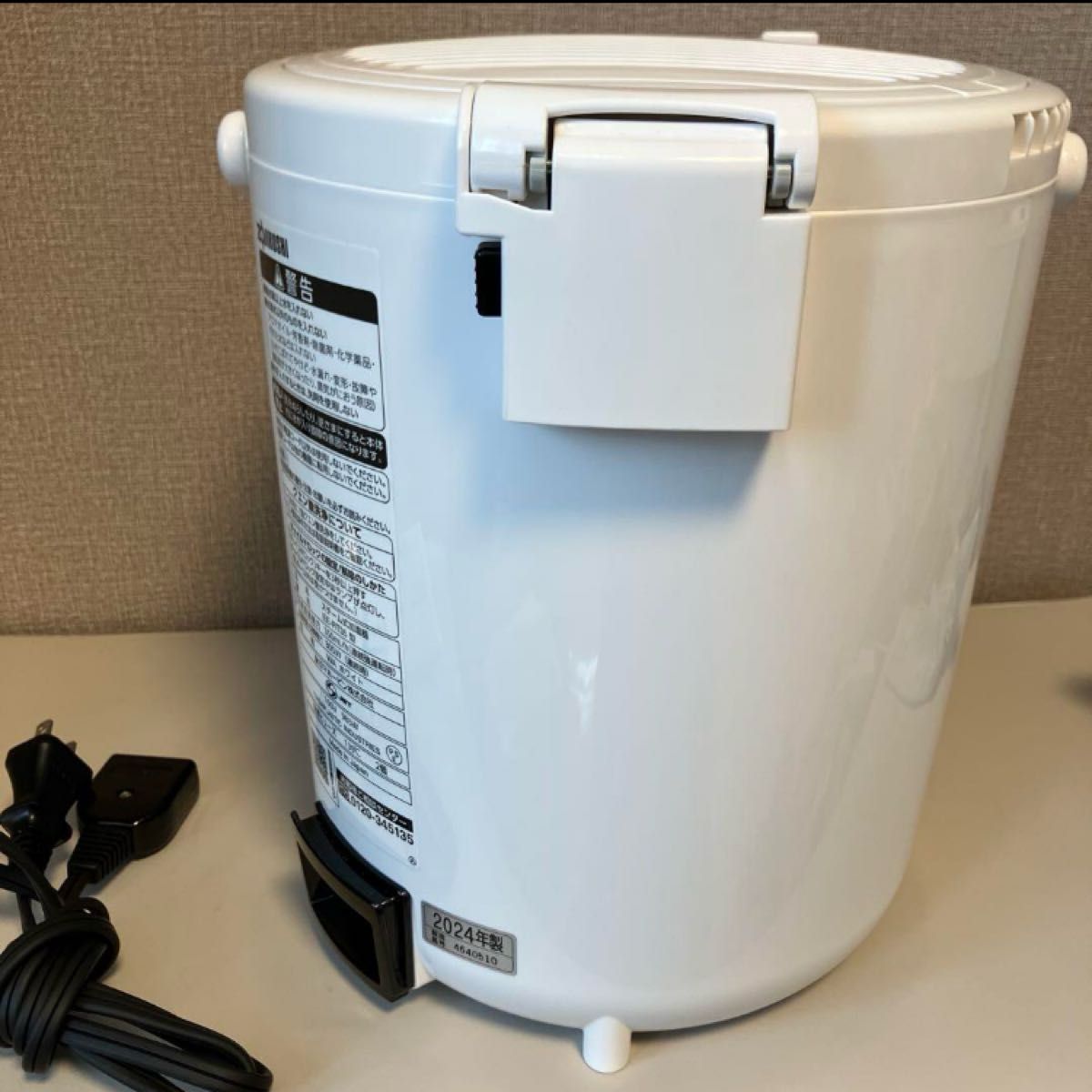 美品】象印 EE-RT35-WA スチーム式加湿器 ZOJIRUSHI ホワイト 美品】象印 EE-RT35-WA スチーム式加湿器 ZOJIRUSHI ホワイト