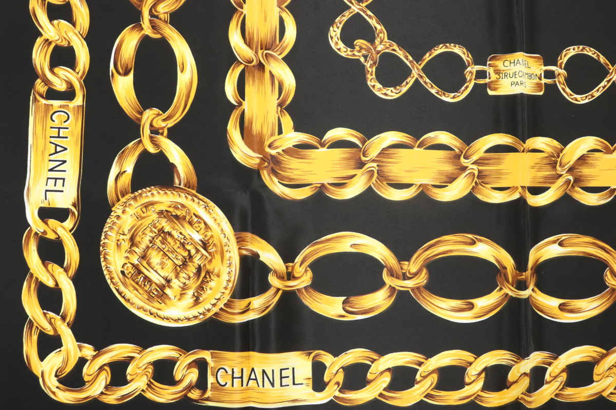 CHANEL シャネル スカーフ 大判 ゴールド チェーン ココマーク CHANEL シャネル スカーフ 大判 ゴールド チェーン ココマーク