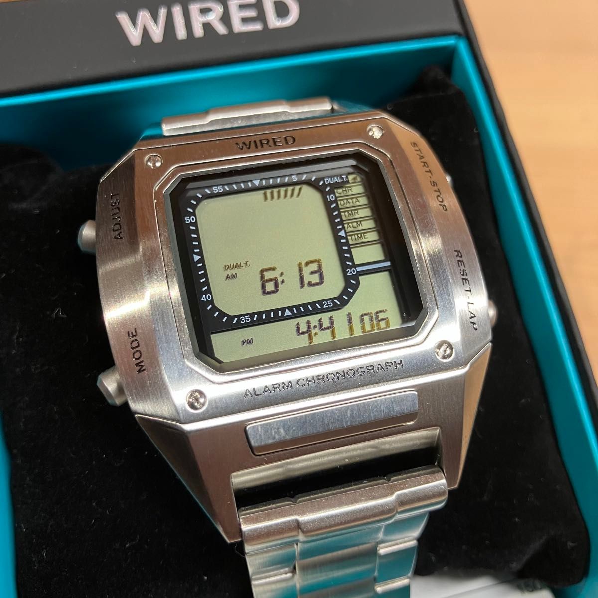 ほぼ新品未使用】デジボーグ復刻・セイコーWIREDソリディティ ほぼ新品未使用】デジボーグ復刻・セイコーWIREDソリディティ