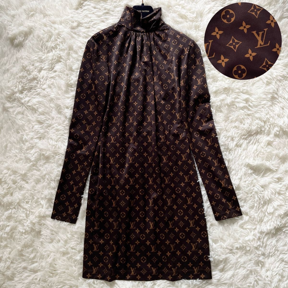 ほぼ新品 LOUIS VUITTON ルイヴィトン ひざ丈ワンピース ほぼ新品 LOUIS VUITTON ルイヴィトン ひざ丈ワンピース