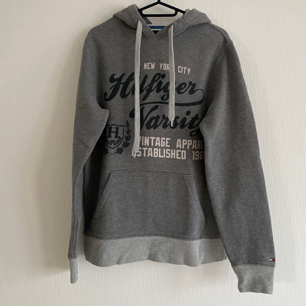 Tommy Hilfiger パーカー グレー ロゴプリント|Yahoo!フリマ Tommy Hilfiger パーカー グレー ロゴプリント|Yahoo!フリマ