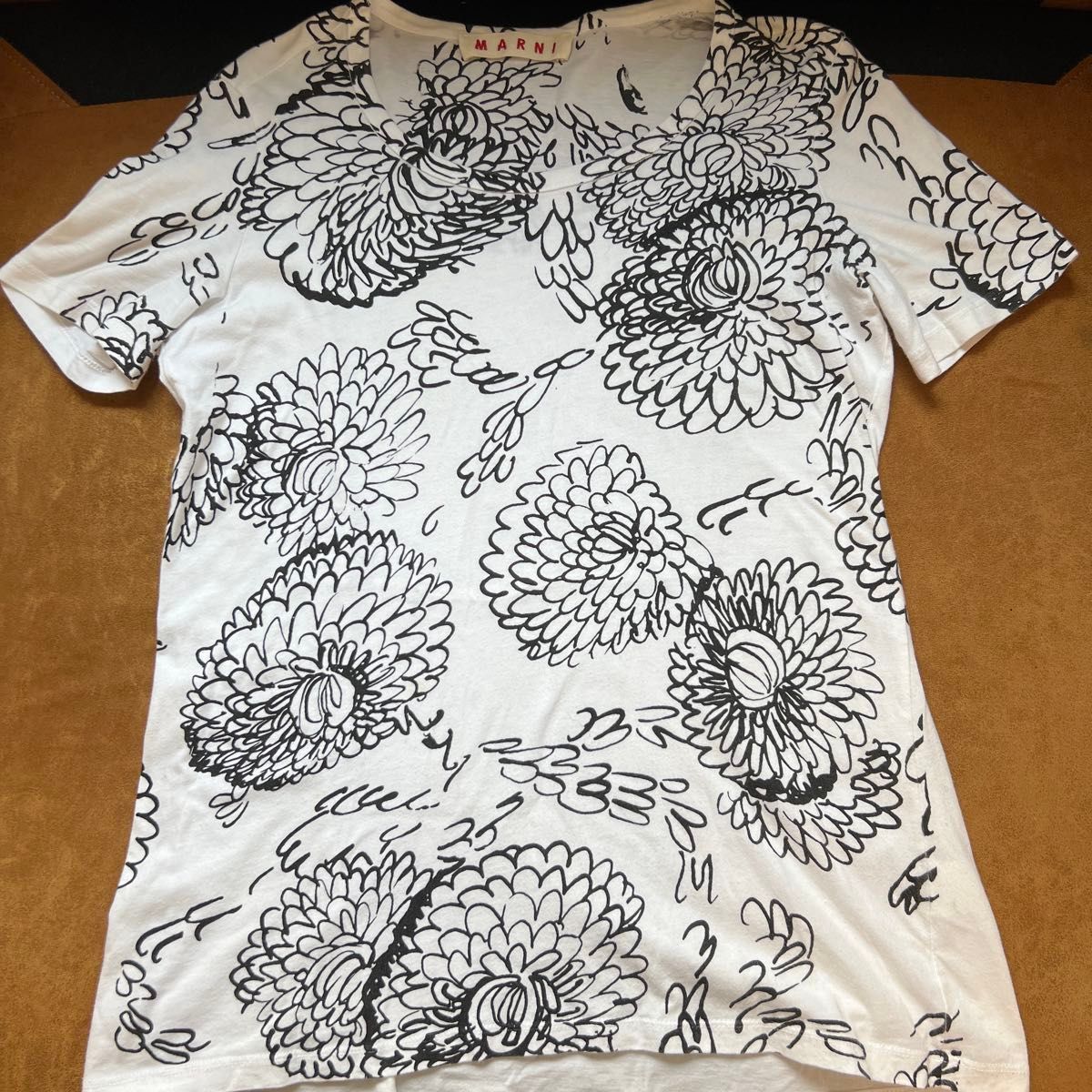 MARNI マルニ 花柄Tシャツ|Yahoo!フリマ(旧PayPayフリマ) MARNI マルニ 花柄Tシャツ|Yahoo!フリマ(旧PayPayフリマ)
