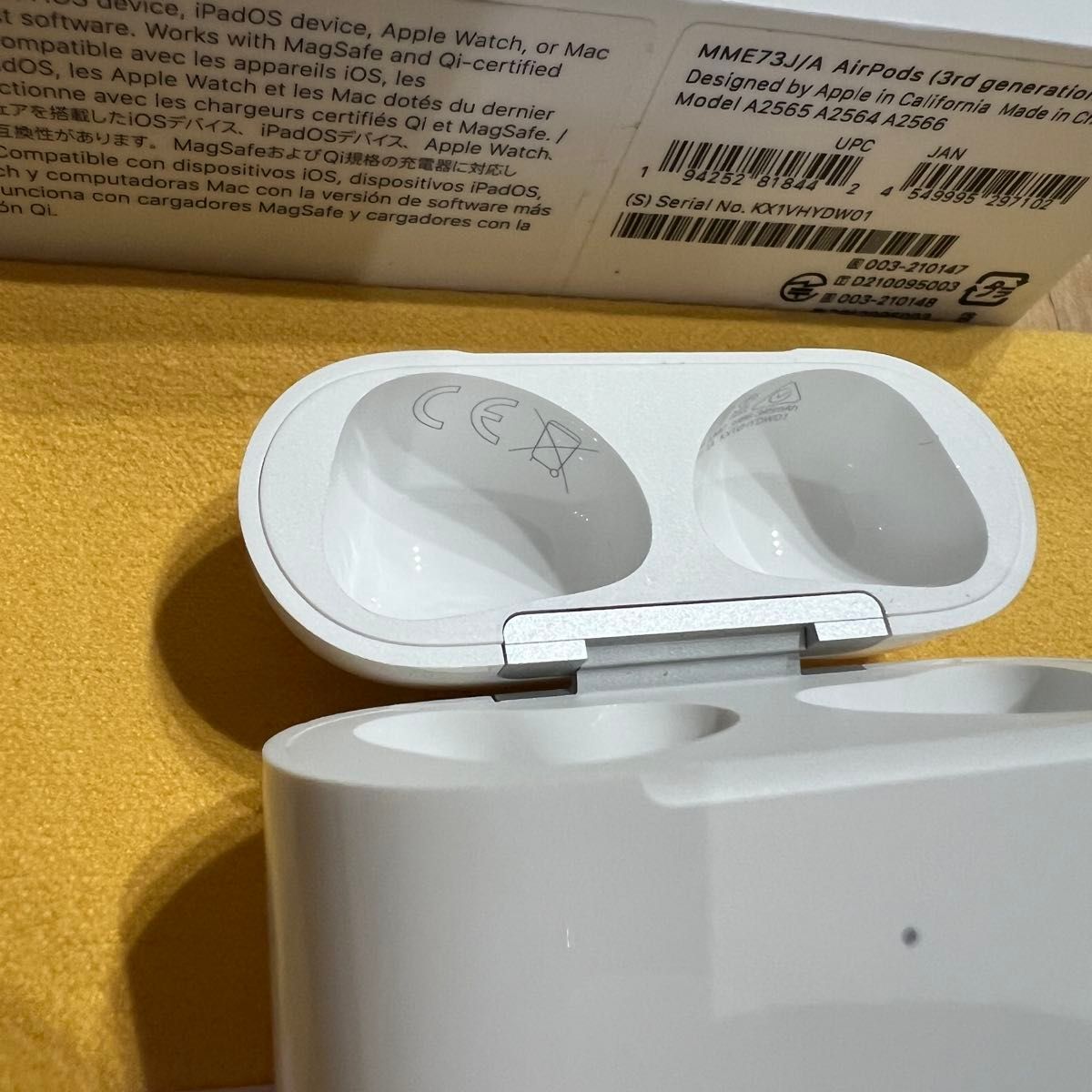 Apple AirPods 第3世代 MME73J/A MagSafe充電ケース (3rd Apple AirPods 第3世代 MME73J/A MagSafe充電ケース (3rd