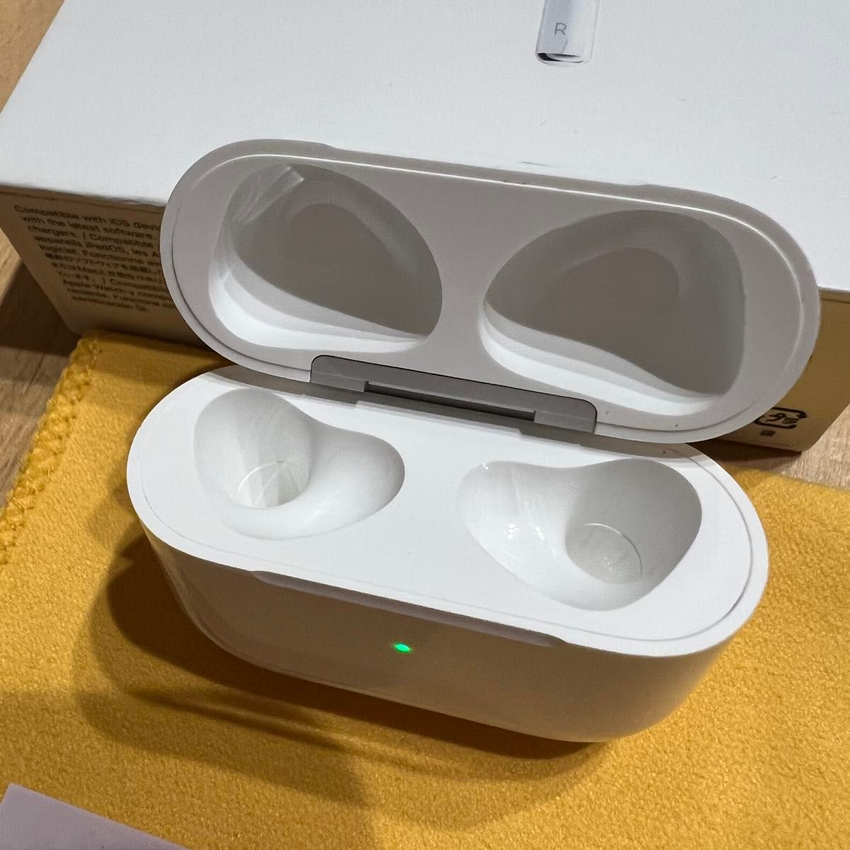 Apple AirPods 第3世代 MME73J/A MagSafe充電ケース (3rd Apple AirPods 第3世代 MME73J/A MagSafe充電ケース (3rd