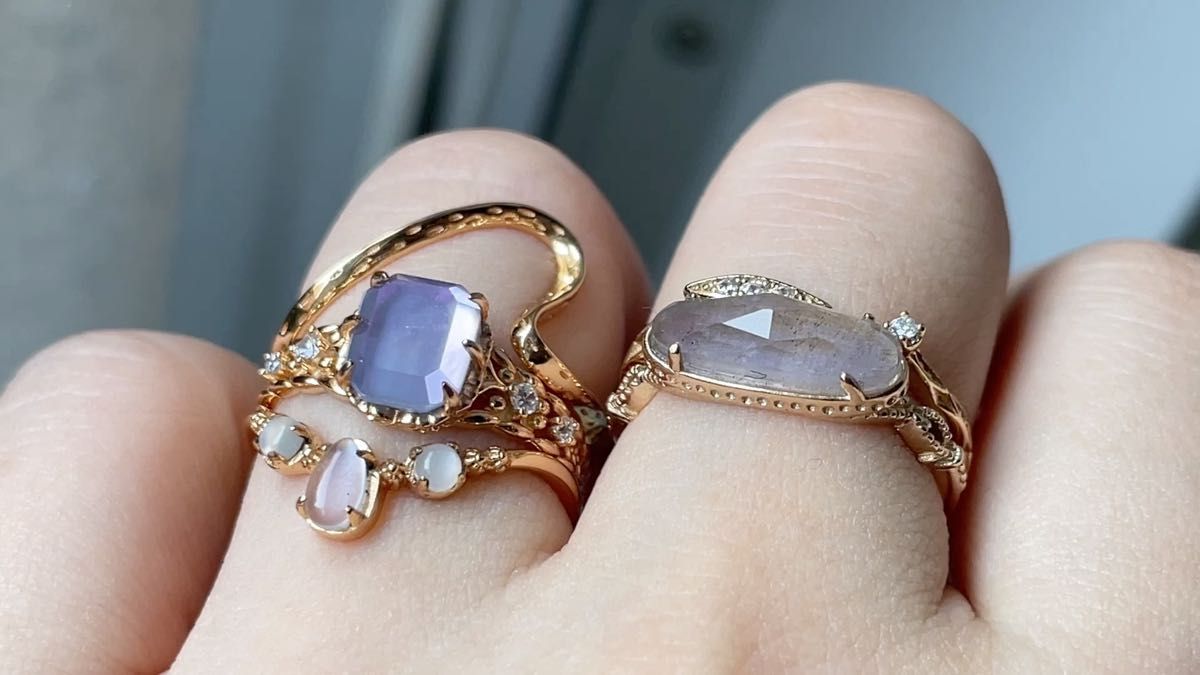 スクエア型菫青石と花の彫刻リング タブレット型ストーンヴィンテージ風 指輪リング jewelry リング