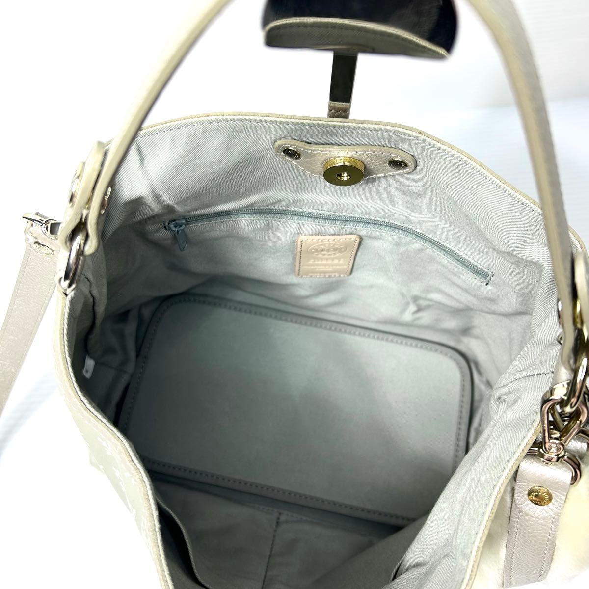 極美品 russet 2way ショルダーバッグ トートバッグ チャーム 極美品 russet 2way ショルダーバッグ トートバッグ チャーム