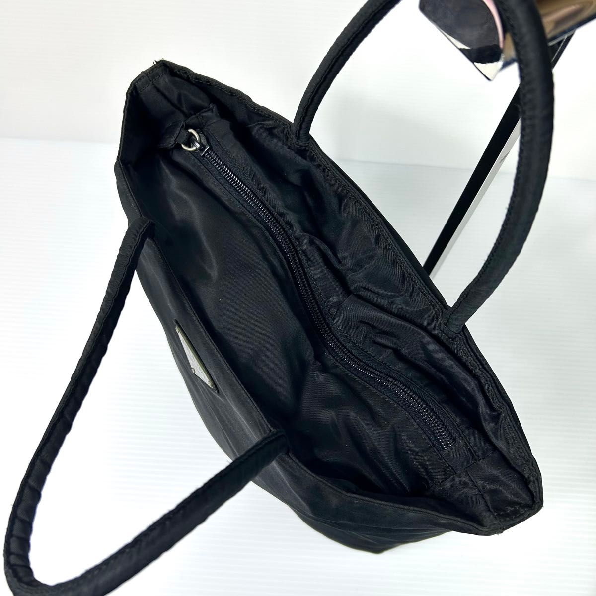 PRADA プラダ トートバッグ 三角プレート 白タグ ナイロン PRADA プラダ トートバッグ 三角プレート 白タグ ナイロン