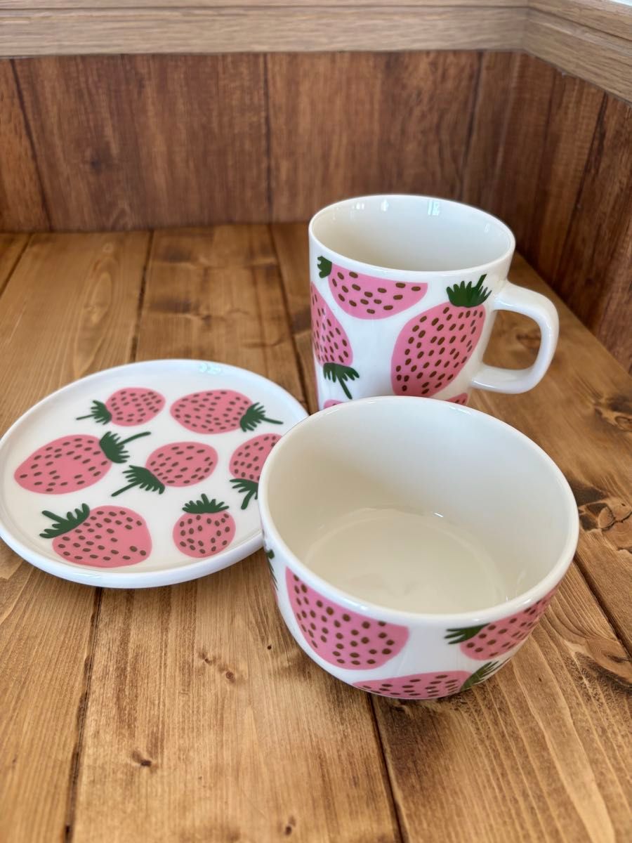 マリメッコ marimekko マンシッカ ピンク マグカップ プレート マリメッコ marimekko マンシッカ ピンク マグカップ プレート