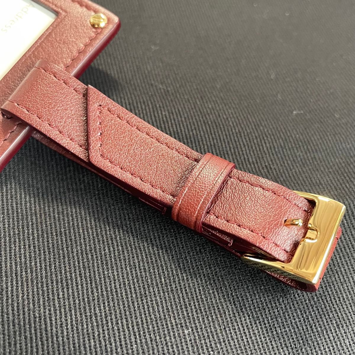 未使用 新品】 カルティエ ネームタグ バッグチャーム ボルドー 未使用 新品】 カルティエ ネームタグ バッグチャーム ボルドー
