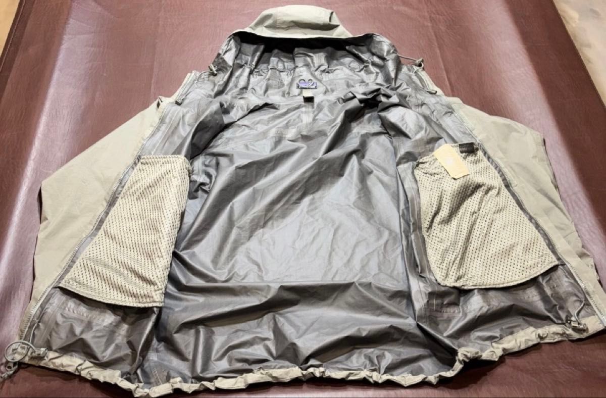 新品 パタゴニア Level6 ゴアテックス ジャケット MR MARS 新品 パタゴニア Level6 ゴアテックス ジャケット MR MARS