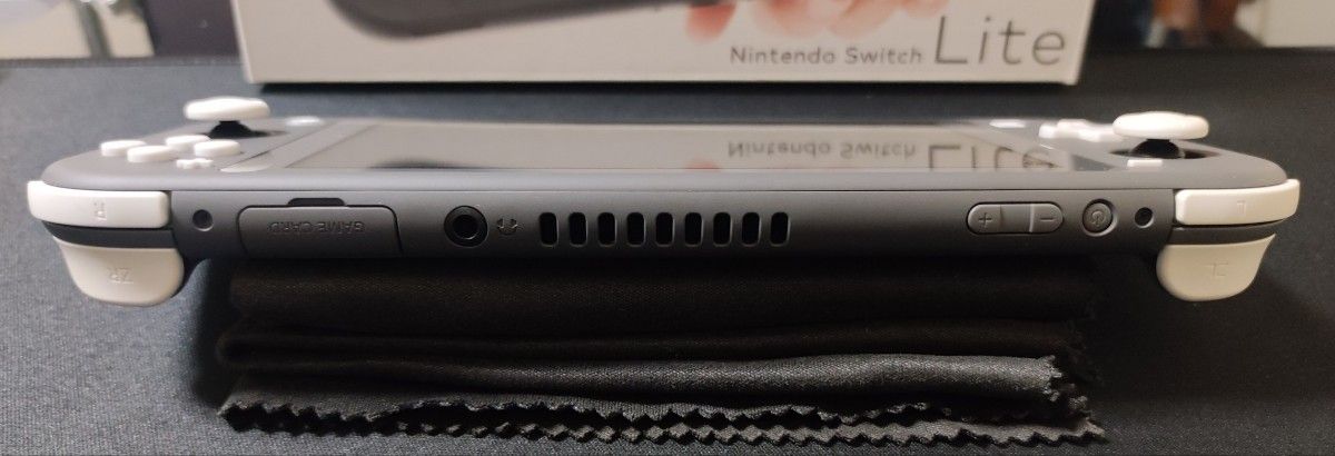 美品 ニンテンドー スイッチ ライト グレー Nintendo Switch 美品 ニンテンドー スイッチ ライト グレー Nintendo Switch