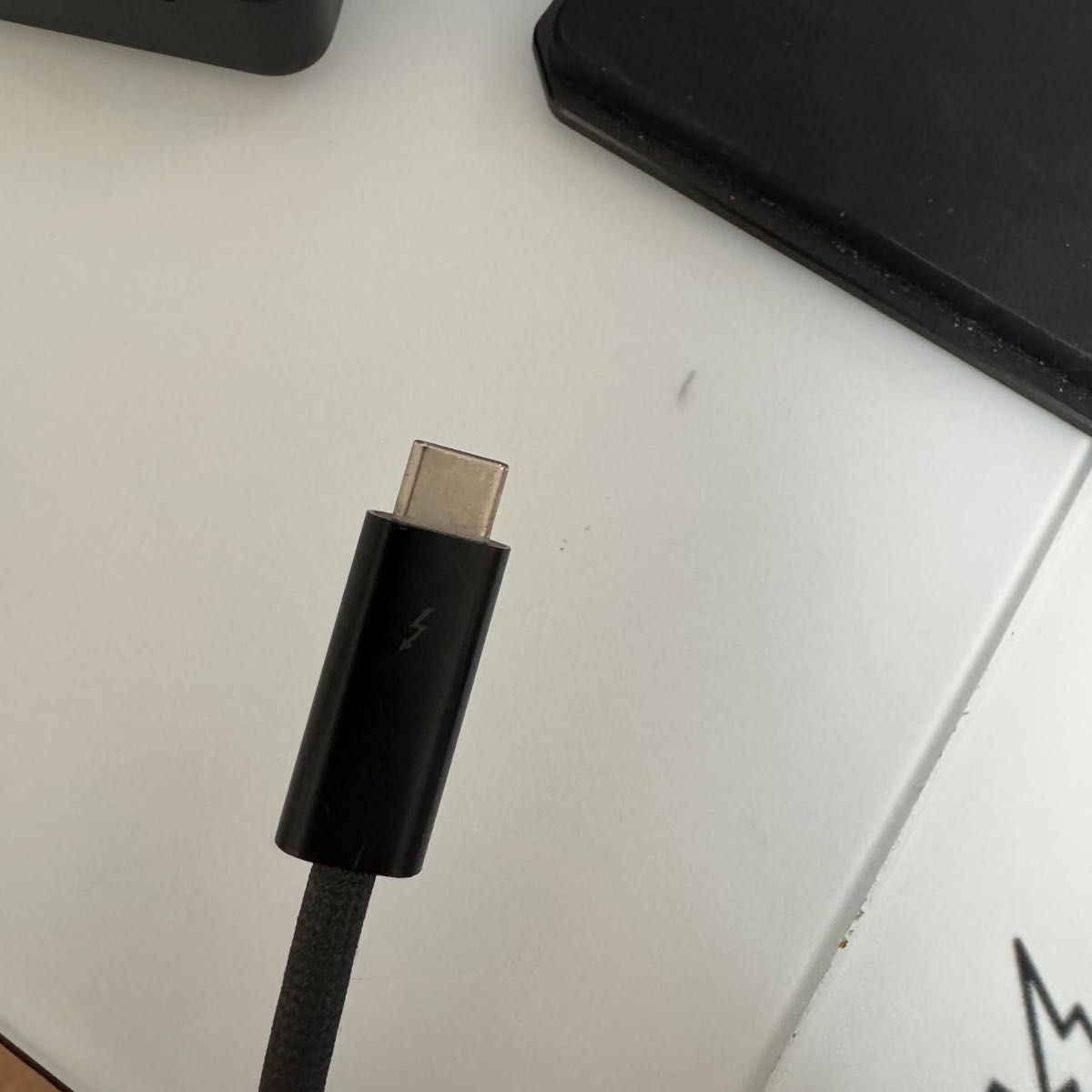 Apple純正 Thunderbolt 4 Pro ケーブル 3m A2162 MW5H3ZA/A Apple純正 Thunderbolt 4 Pro ケーブル 3m A2162 MW5H3ZA/A
