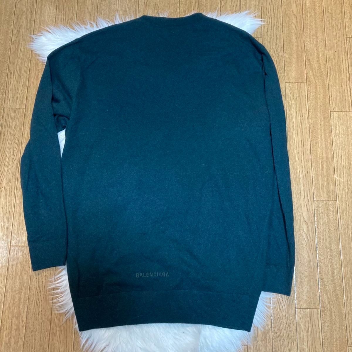 バレンシアガ ニット カシミア 1サイズ Vネック セーター 薄手 バレンシアガ ニット カシミア 1サイズ Vネック セーター 薄手