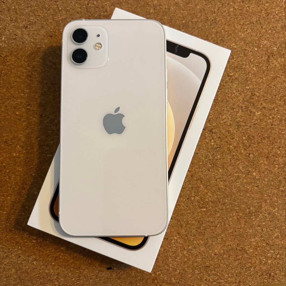 美品】Apple iPhone 12 ホワイト 64GB 本体 箱付き iPhone12 SIM 美品】Apple iPhone 12 ホワイト 64GB 本体 箱付き iPhone12 SIM