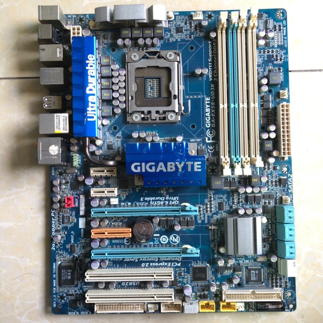美品 GIGABYTE GA-EX58-UD3R マザーボード Intel X58 LGA 1366 ATX DDR3-