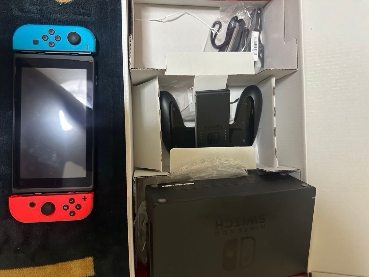 美品 Nintendo Switch 任天堂 ネオンブルー 初期化 本体 付属品 美品 Nintendo Switch 任天堂 ネオンブルー 初期化 本体 付属品