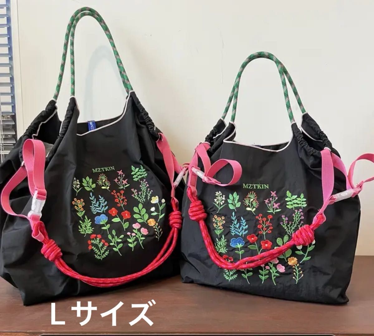 新品】フローラル 花柄 刺繍トートバッグ ショルダーバッグ 黒 新品】フローラル 花柄 刺繍トートバッグ ショルダーバッグ 黒