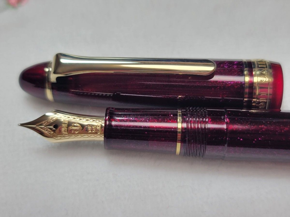 セーラー万年筆 14k プロムナード シャイニングレッド MF 中細 セーラー万年筆 14k プロムナード シャイニングレッド MF 中細