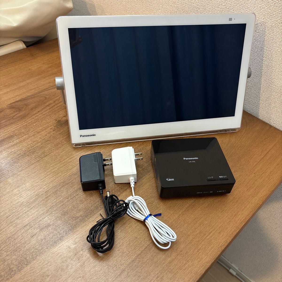Panasonic プライベート・ビエラ UN-15N9D 防水テレビ UN-E9S Panasonic プライベート・ビエラ UN-15N9D 防水テレビ UN-E9S