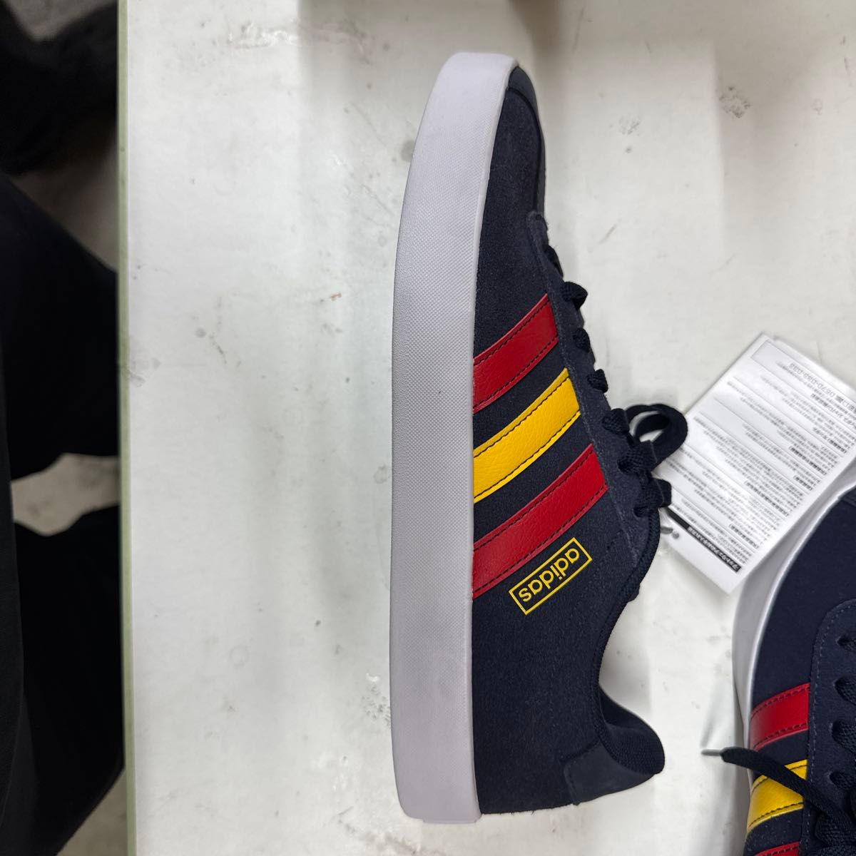 adidas アディダス スニーカー IF4661 26cm 箱無し|Yahoo adidas アディダス スニーカー IF4661 26cm 箱無し|Yahoo
