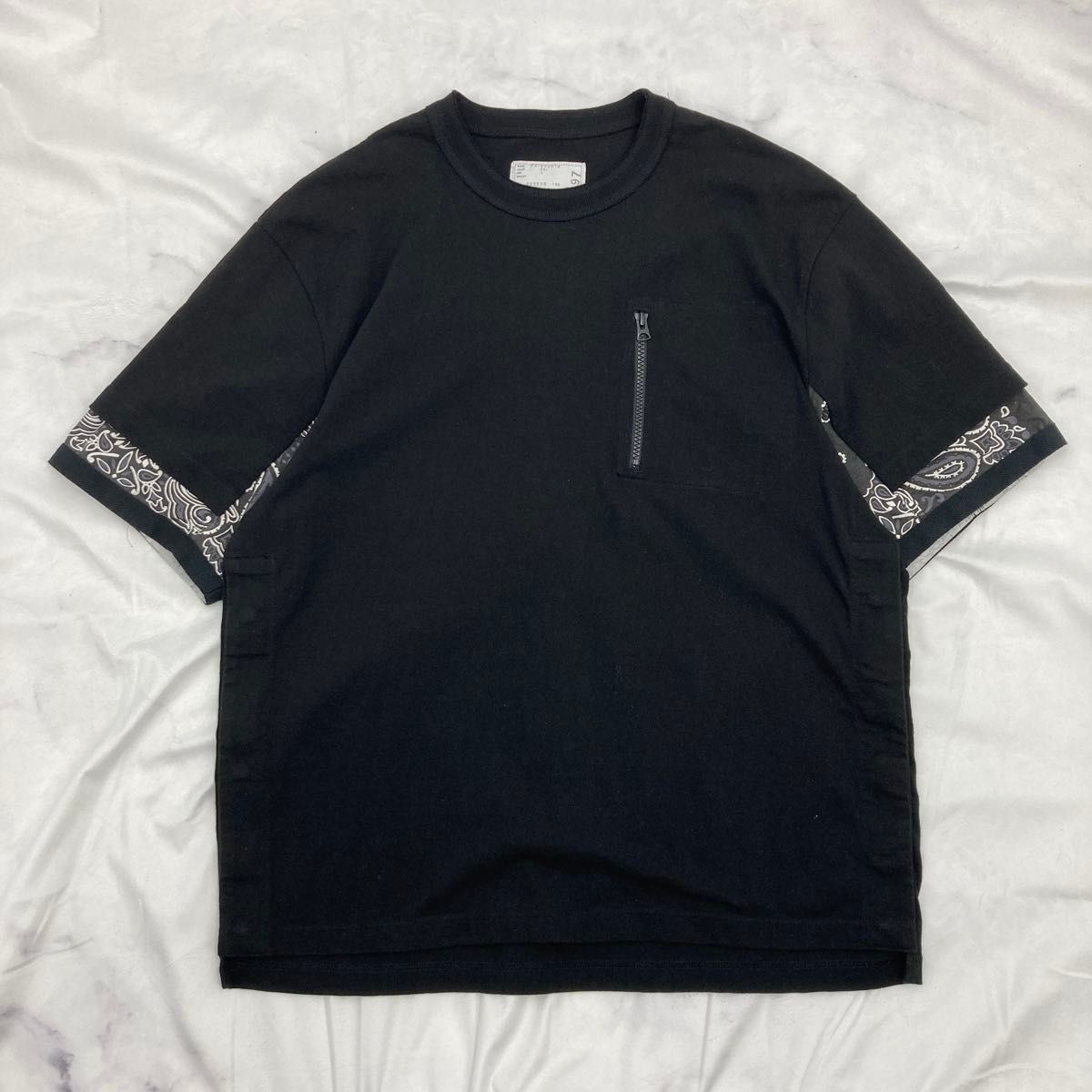 人気デザイン】SACAI サカイ ペイズリー バンダナ柄 ジップ T 人気デザイン】SACAI サカイ ペイズリー バンダナ柄 ジップ T