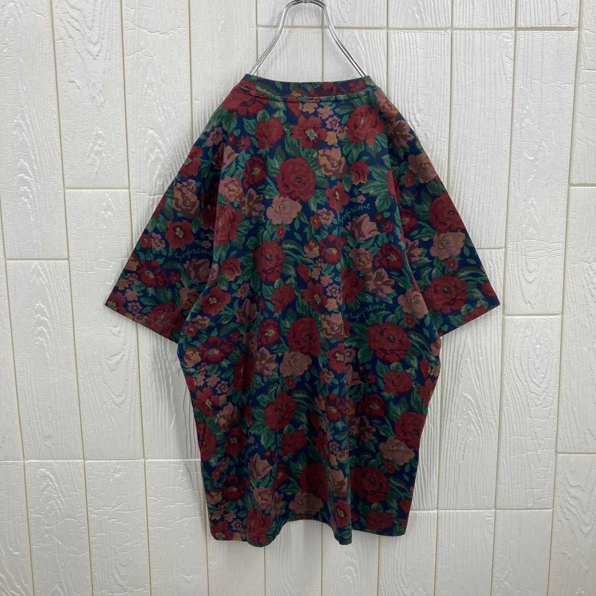 Supreme 花柄 Tシャツ Mサイズ 超人気】シュプリーム 総柄 花柄 スモールボックスロゴ Tシャツ