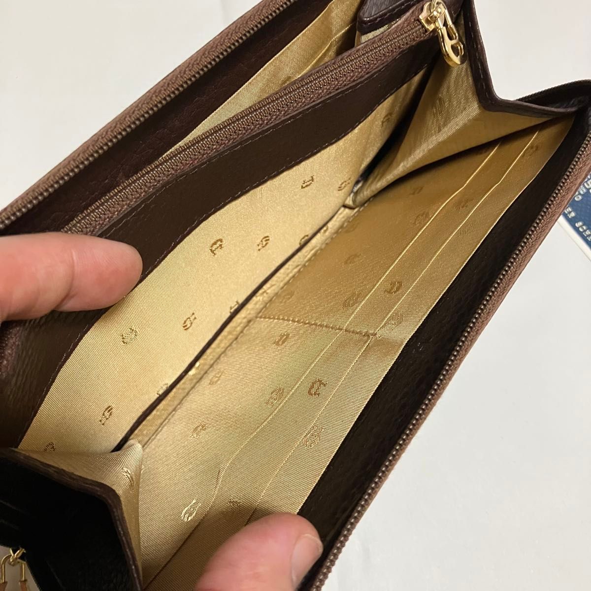 アンティーク】【AIGNER / アイグナー】 ラウンドファスナー 長 アンティーク】【AIGNER / アイグナー】 ラウンドファスナー 長