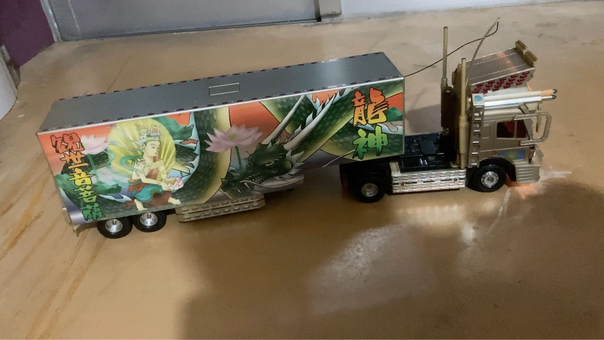 Toy デコレーショントレーラー 龍神 ラジコン