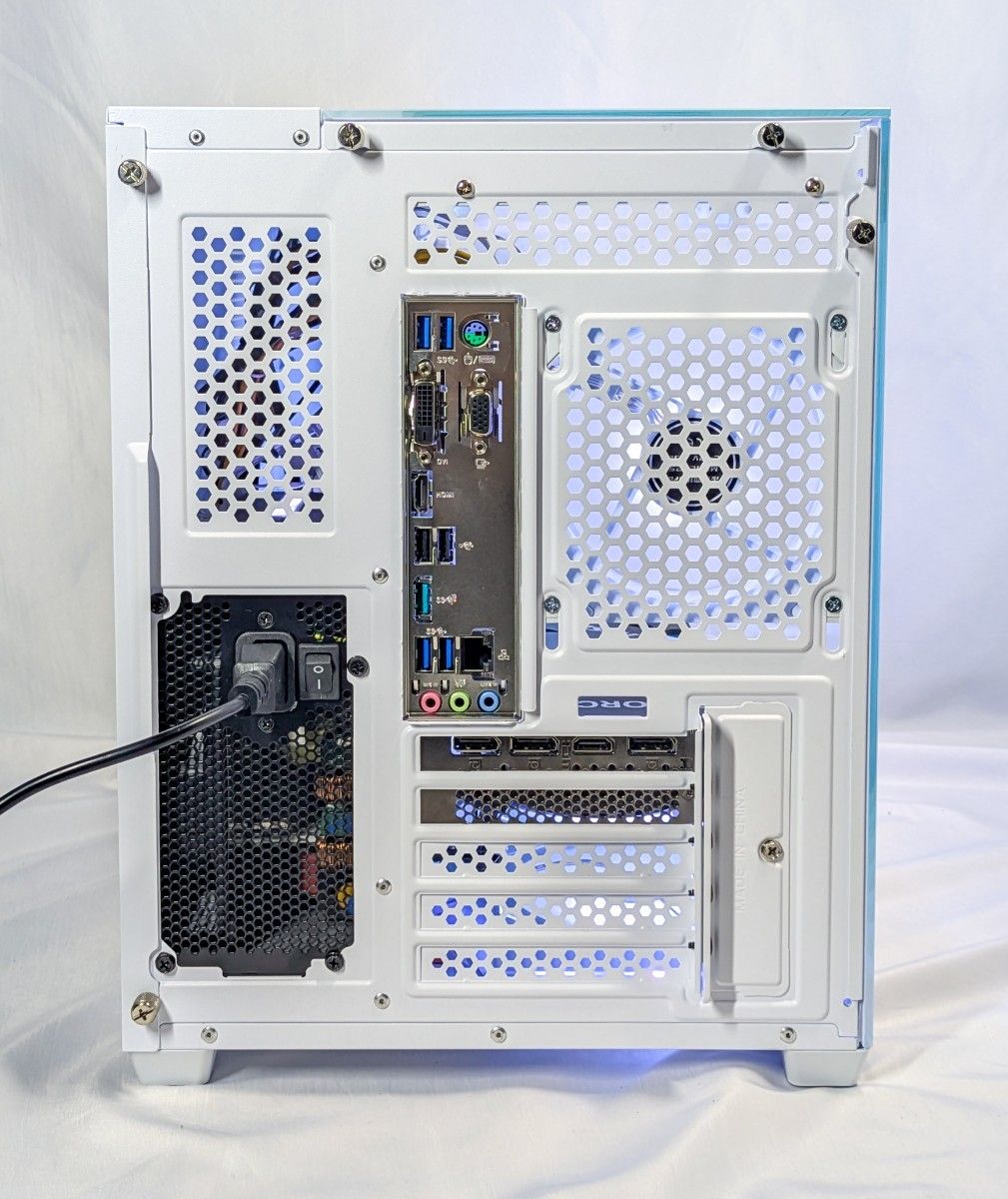 ゲーミングPC Ryzen7 5700X / RTX4060 32GB 1TB Win11認証済み ゲーミングPC Ryzen7 5700X / RTX4060 32GB 1TB Win11認証済み