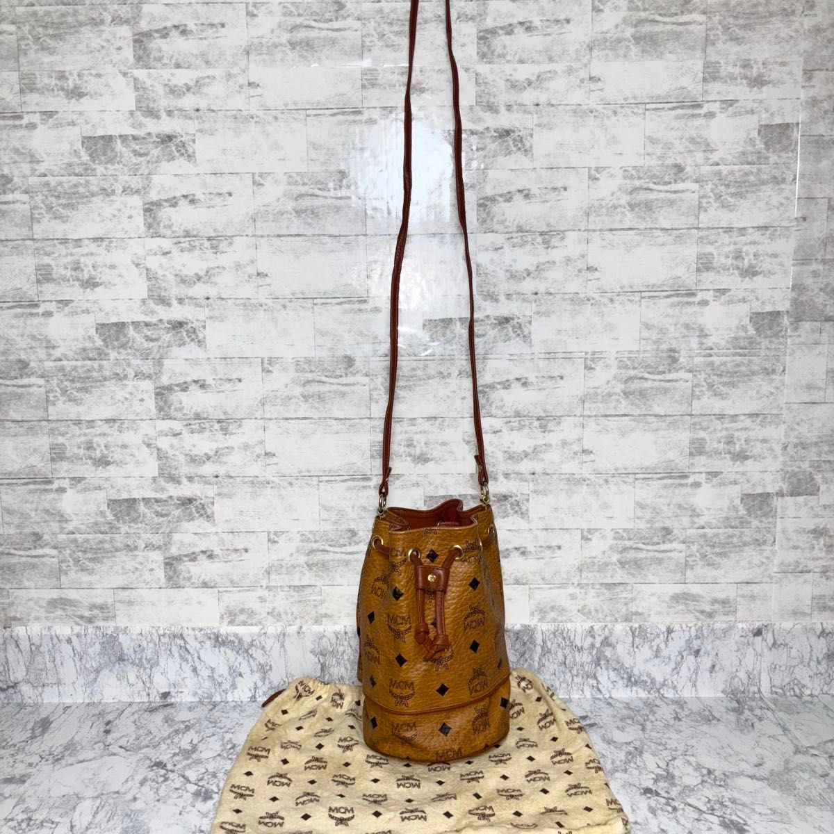 MCM エムシーエム ショルダーバッグ トートバッグ 巾着 バケツ型 MCM エムシーエム ショルダーバッグ トートバッグ 巾着 バケツ型