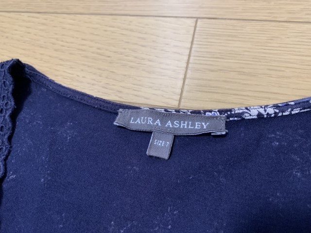 LAURA ASHLEY 【ローラアシュレイ】ネイビーコットン花柄 ワンピース 7号_画像4