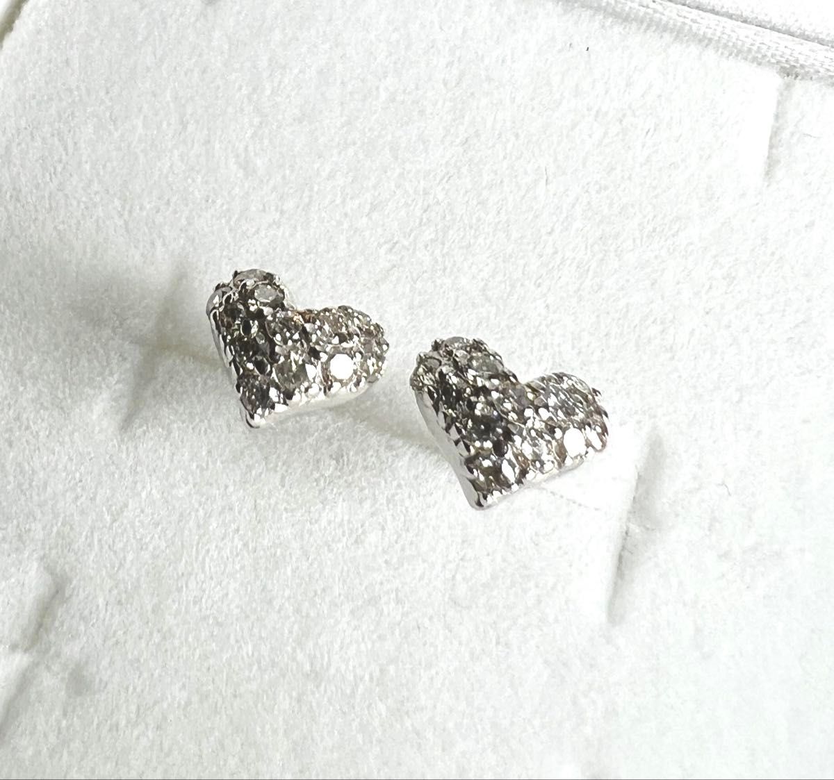 未使用品 】天然ダイヤモンド計0 24ct(0 12ct×2)ハート型 未使用品 】天然ダイヤモンド計0 24ct(0 12ct×2)ハート型