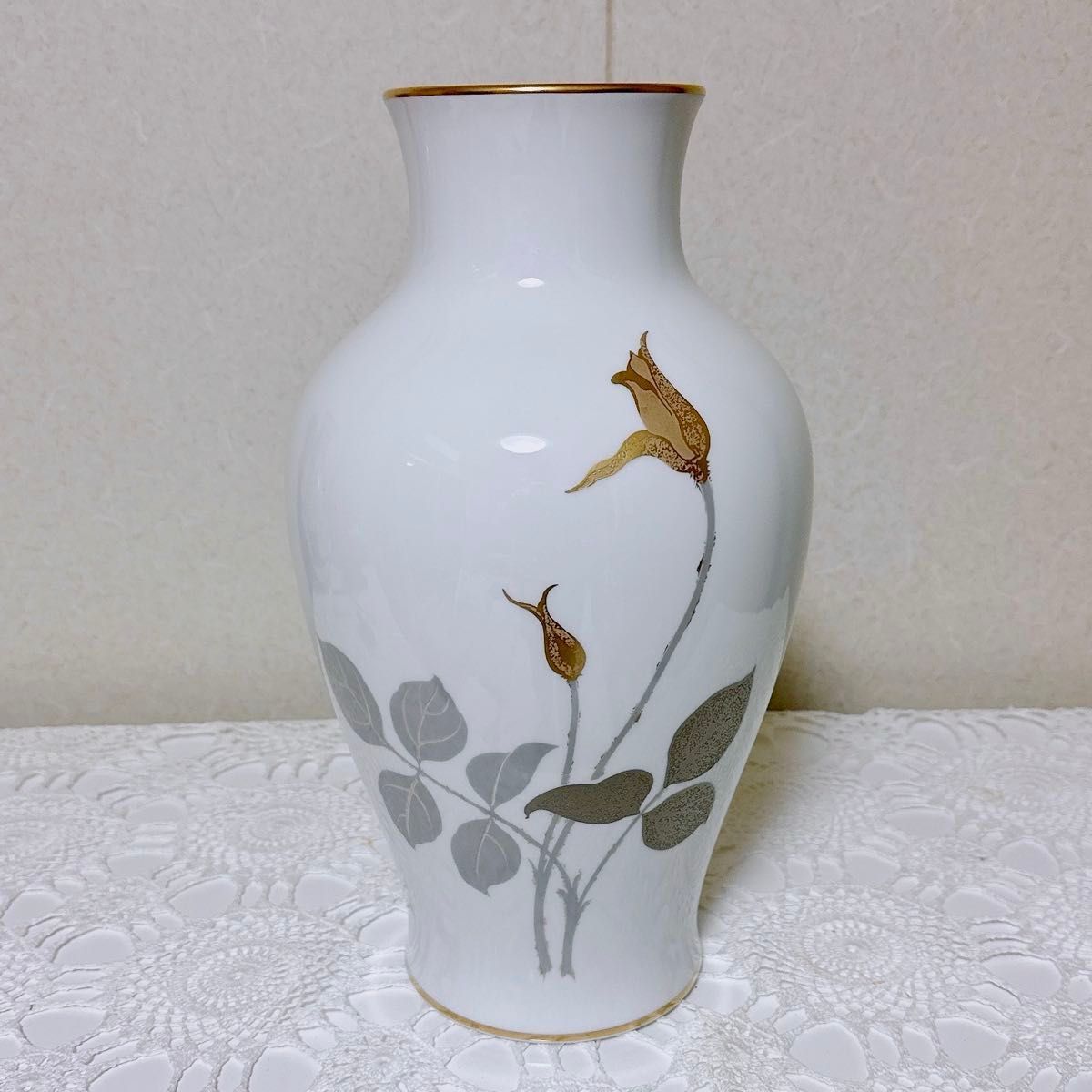 1766/OKURA 大倉陶園 花瓶 金蝕薔薇 バラ 金彩 高さ35cm 花器 1766/OKURA 大倉陶園 花瓶 金蝕薔薇 バラ 金彩 高さ35cm 花器