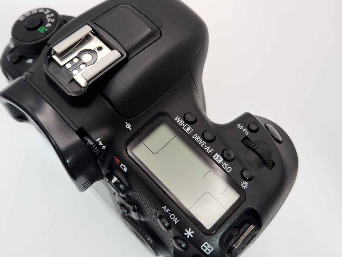 美品 CANON デジタル一眼レフカメラ EOS 7D MARK II ボディ 美品 CANON デジタル一眼レフカメラ EOS 7D MARK II ボディ