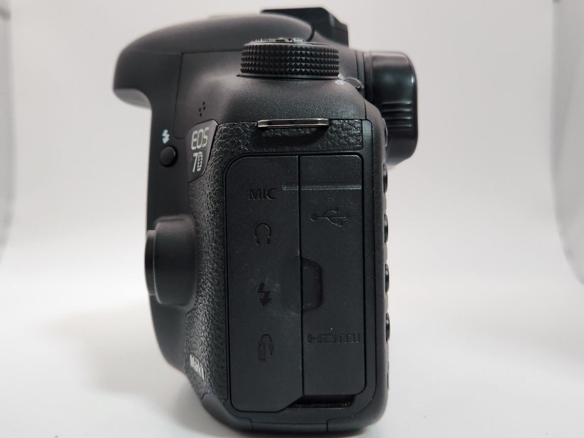 美品 CANON デジタル一眼レフカメラ EOS 7D MARK II ボディ 美品 CANON デジタル一眼レフカメラ EOS 7D MARK II ボディ