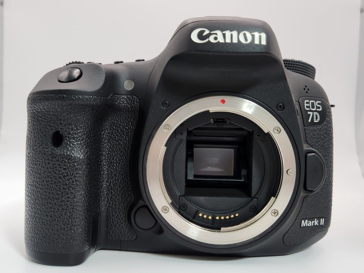 美品 CANON デジタル一眼レフカメラ EOS 7D MARK II ボディ 美品 CANON デジタル一眼レフカメラ EOS 7D MARK II ボディ
