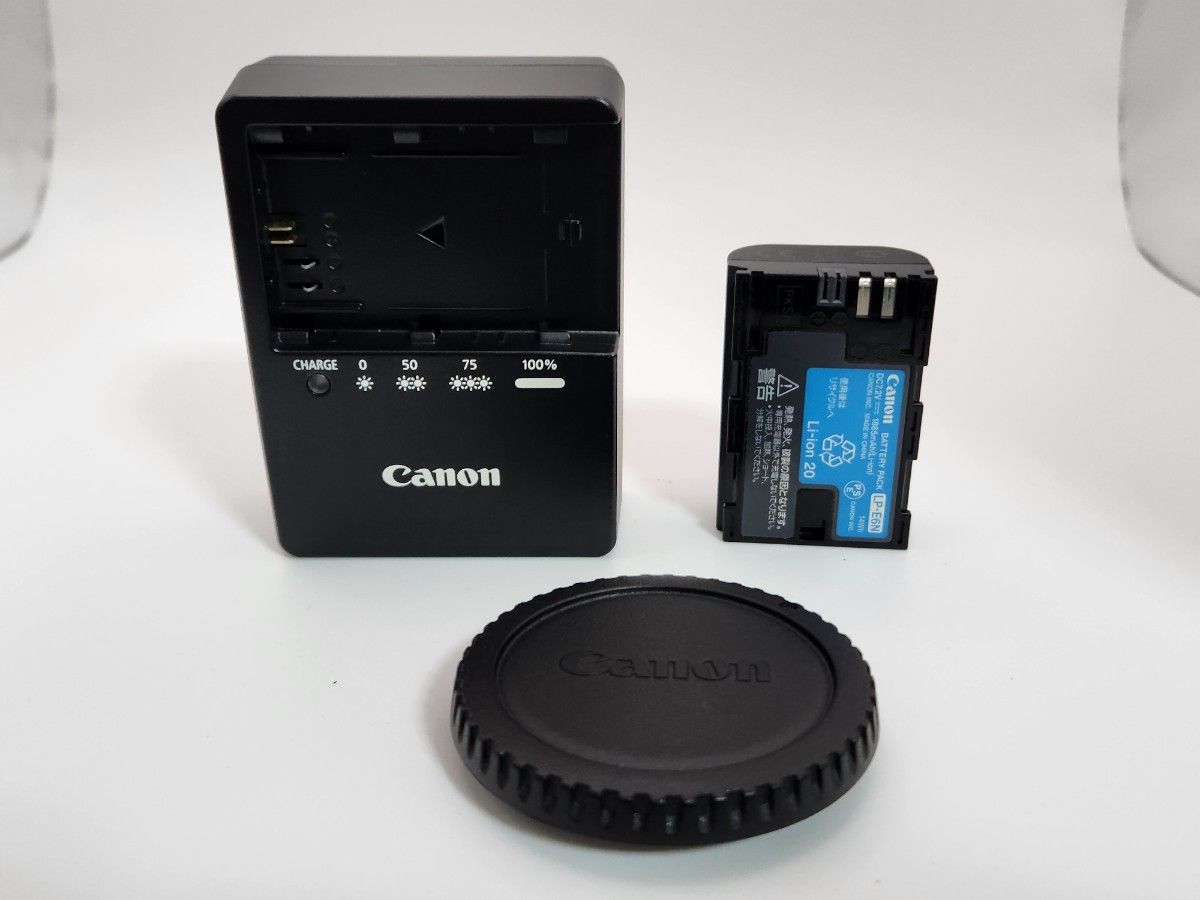 美品 CANON デジタル一眼レフカメラ EOS 7D MARK II ボディ 美品 CANON デジタル一眼レフカメラ EOS 7D MARK II ボディ