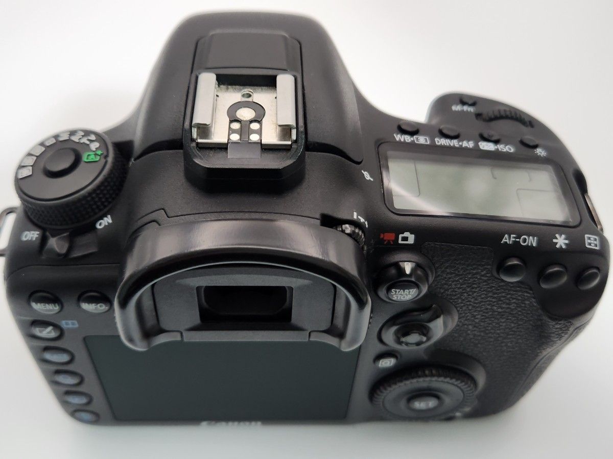 美品 CANON デジタル一眼レフカメラ EOS 7D MARK II ボディ 美品 CANON デジタル一眼レフカメラ EOS 7D MARK II ボディ