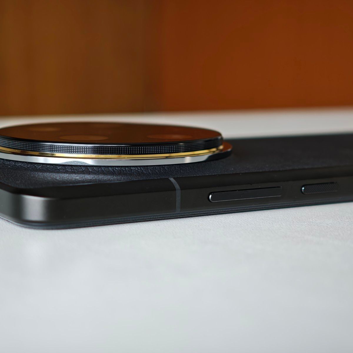 美品】国内版 SIMフリー Xiaomi 14 Ultra(フォトグラフィー 美品】国内版 SIMフリー Xiaomi 14 Ultra(フォトグラフィー